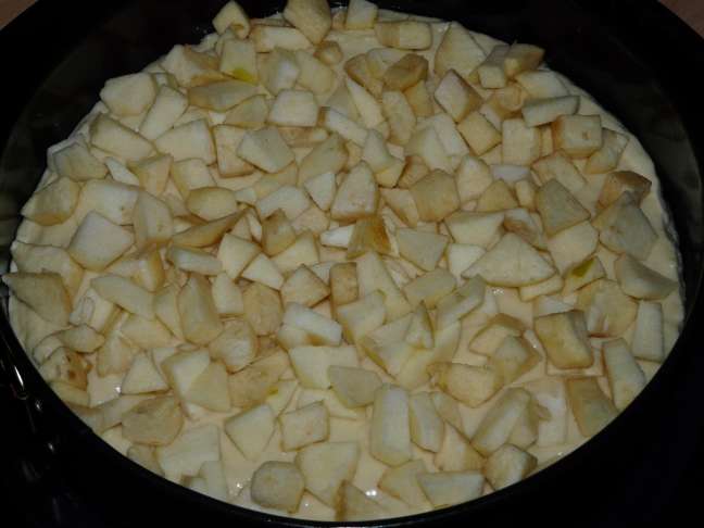 Нежнейший пирог с яблоками в сметанной заливке - фотография № 6