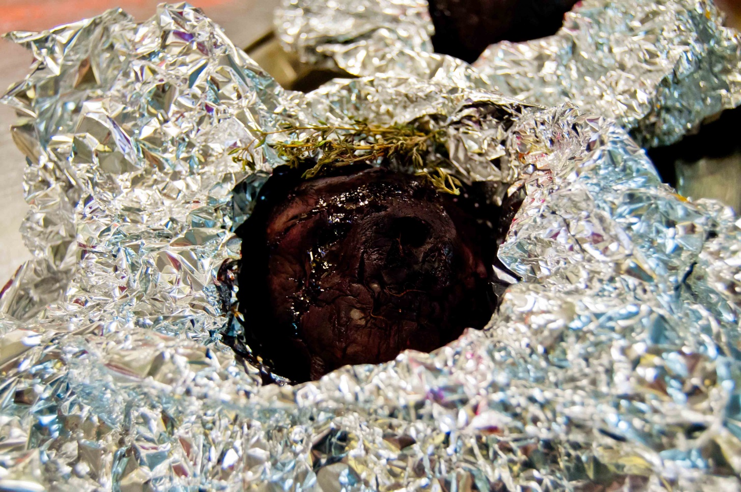 Мильфей свекольный со сливочным сыром, гранатом и кедровыми орешками от ресторана DoZari - фотография № 1