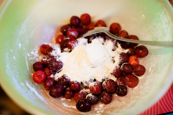 Йогуртовый кекс с ягодами - фотография № 8