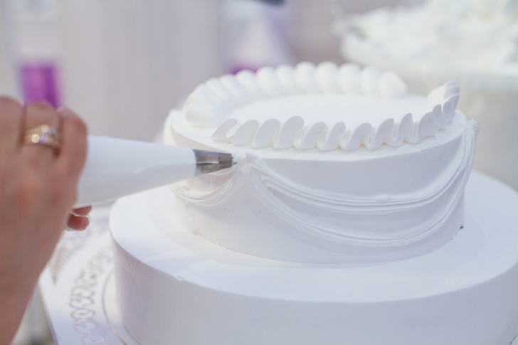 Украшение свадебного торта от ресторана «Оазис» - фотография № 8