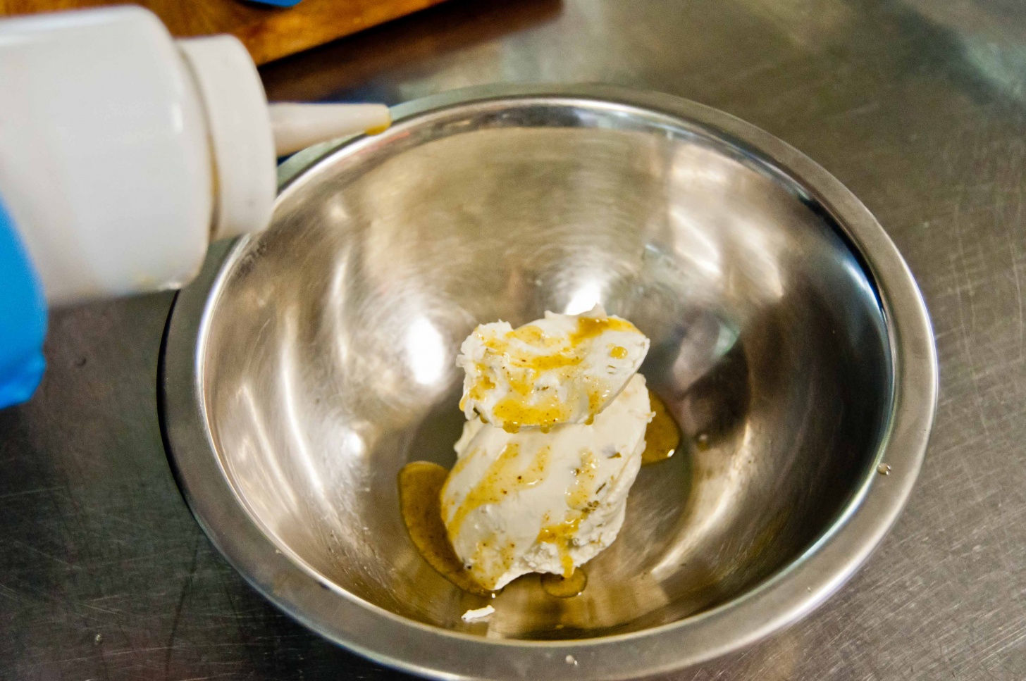 Мильфей свекольный со сливочным сыром, гранатом и кедровыми орешками от ресторана DoZari - фотография № 4