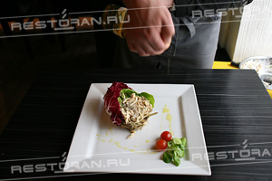 Салат из сельдерея с курицей от шеф-повара ресторана Александра Астахова