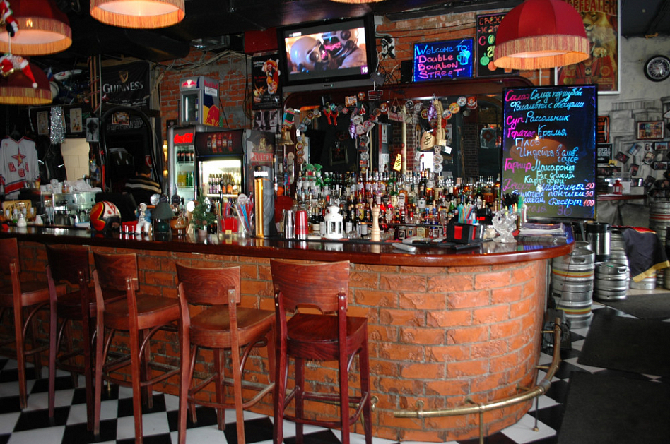 Double Bourbon Street Bar / Дабл Бурбон Стрит Бар (закрыт) - фотография № 3 (фото предоставлено заведением)