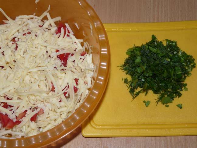 Салат «Капустный» с помидорами и сыром - фотография № 3
