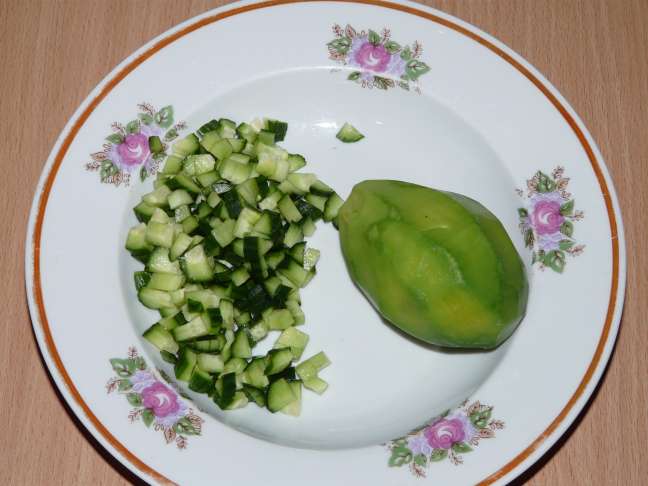 Салат с ветчиной и авокадо - фотография № 1