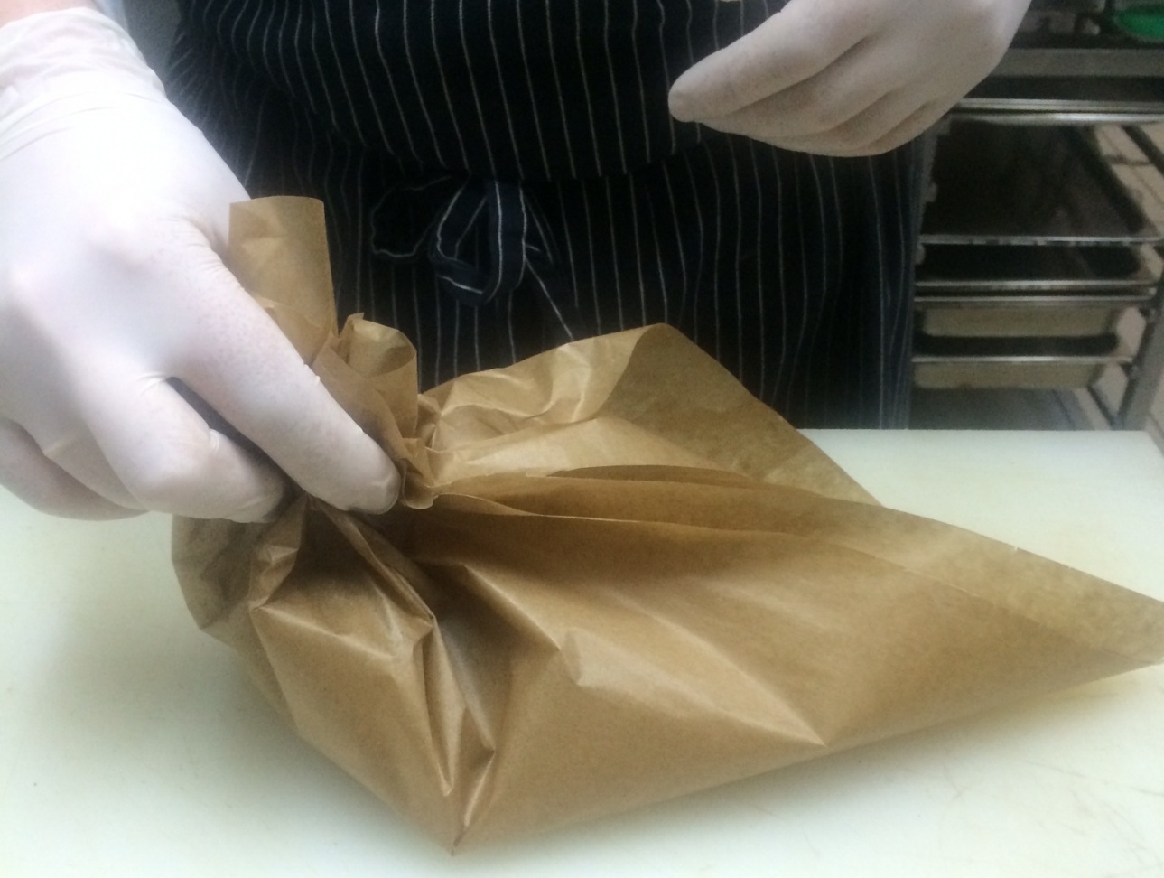 Лосось, приготовленный в пергаменте, от шеф-повара ресторана James Cook - фотография № 12