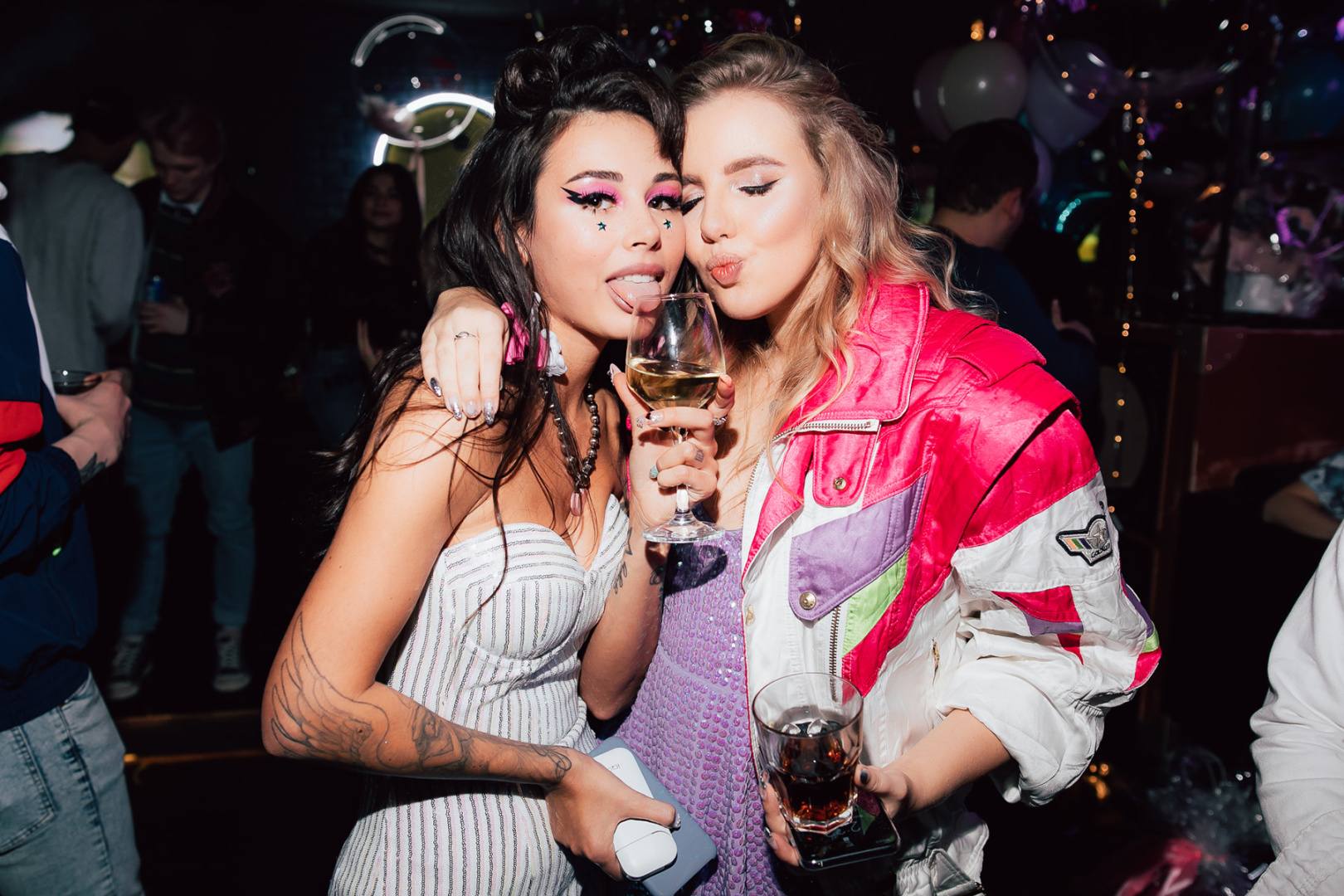 Руки ВВерх! Бар