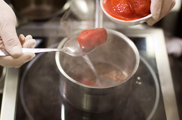 Лопатка ягненка с капоннатой из баклажанов и мясным соусом из ресторана «Светлый» - фотография № 15