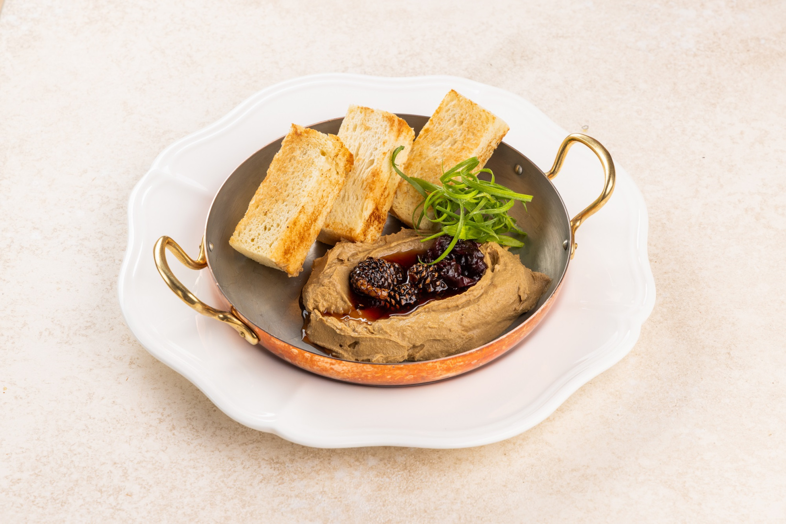 Новый ресторан «Оsh by Урюк» — проект, объединивший Дубай и столицу - фотография № 9