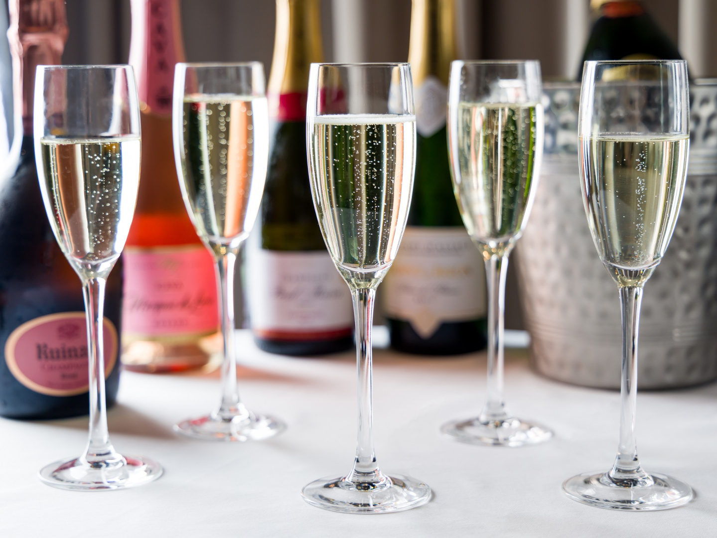 Праздник пузырьков, вкуса и красоты — Всемирный день шампанского - фотография № 1