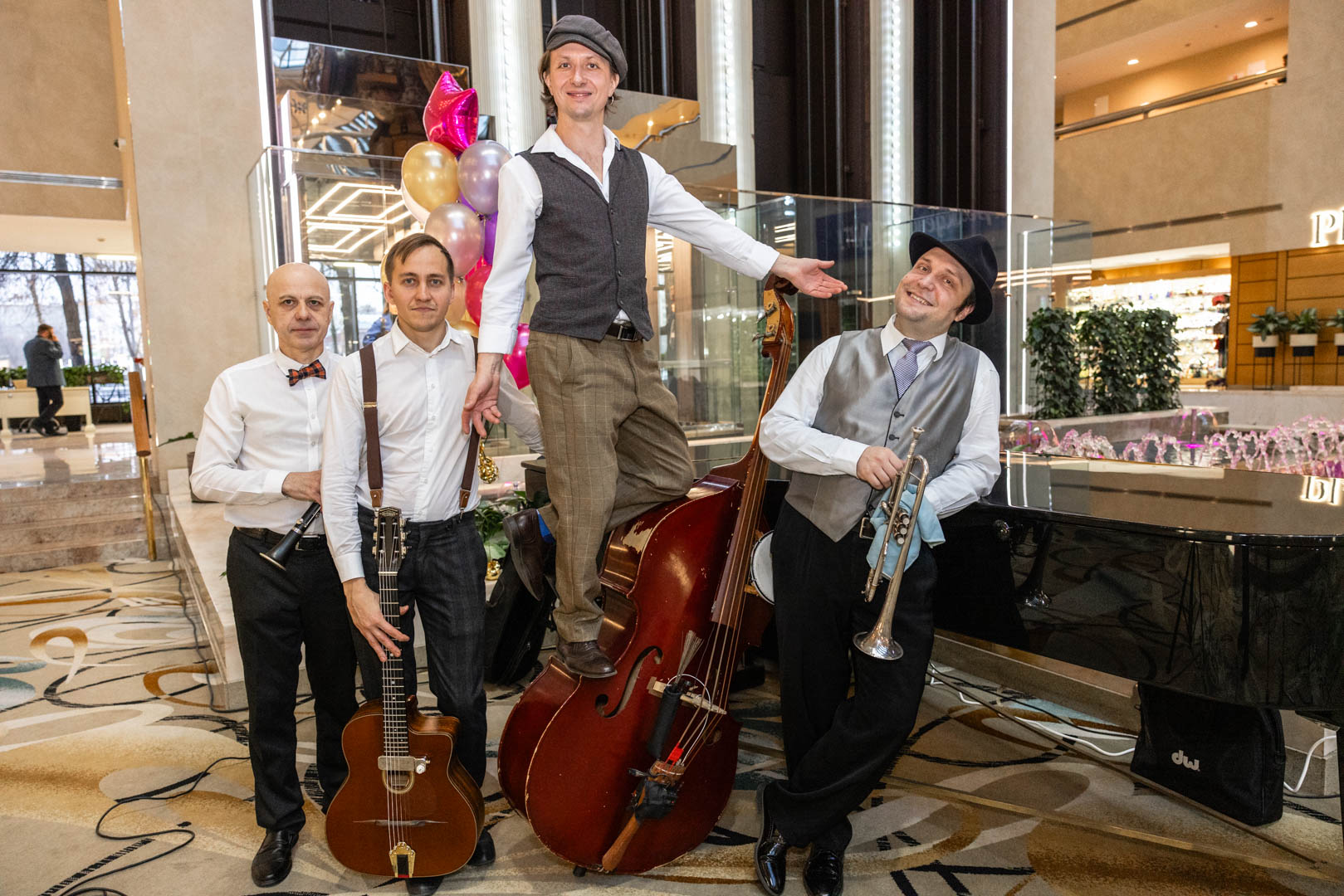 Новогодний джаз: джаз-бэнд «Старый Добрый Диксиленд» - фотография № 2