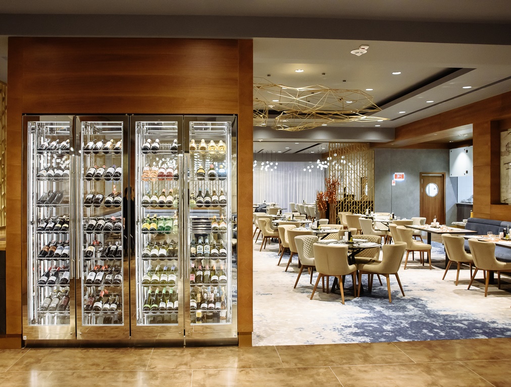 Под крылом самолета: рестораны при отеле DoubleTree by Hilton Moscow - Vnukovo Airport - фотография № 2