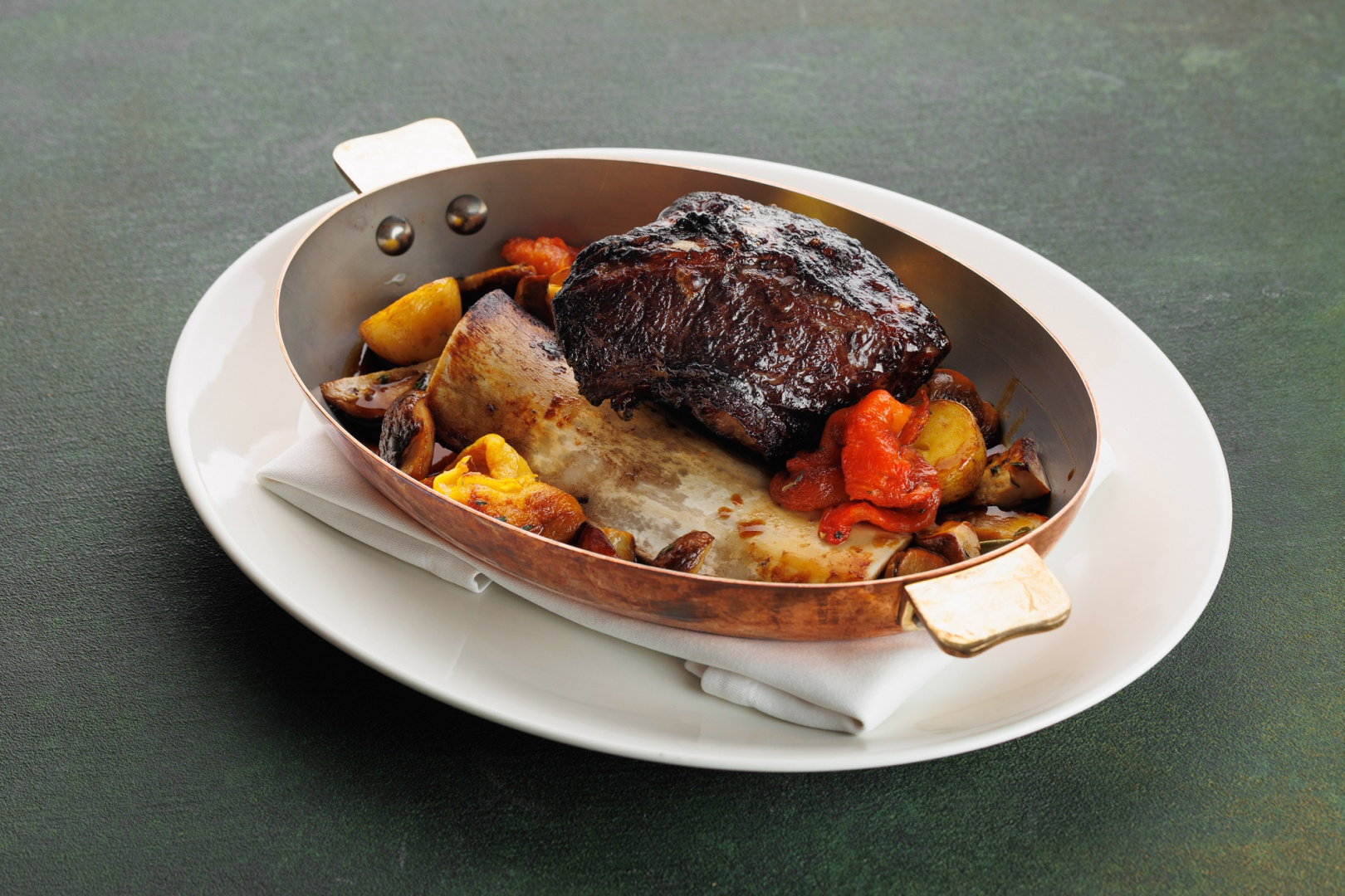 Butler собирает друзей за «Круглым столом» - фотография № 2