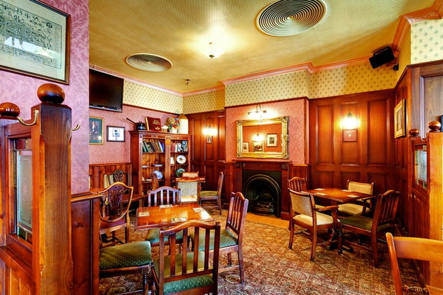 Churchill`s pub / Черчилль паб - фотография № 1