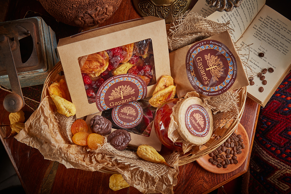 армянские подарочные наборы. корзина с армянскими продуктами. корзинка с сухофруктами. армянские подарочные наборы. п/у 0.