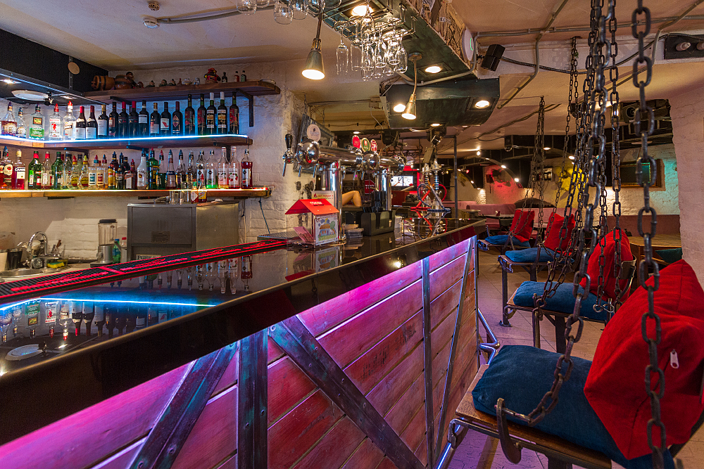 саквояж беременной шпионки большая конюшенная. бар беременной шпионки санкт-петербург. саквояж беременной шпионки санкт-петербург. ресторан в питере саквояж беременной шпионки. саквояж беременной шпионки большая конюшенная.