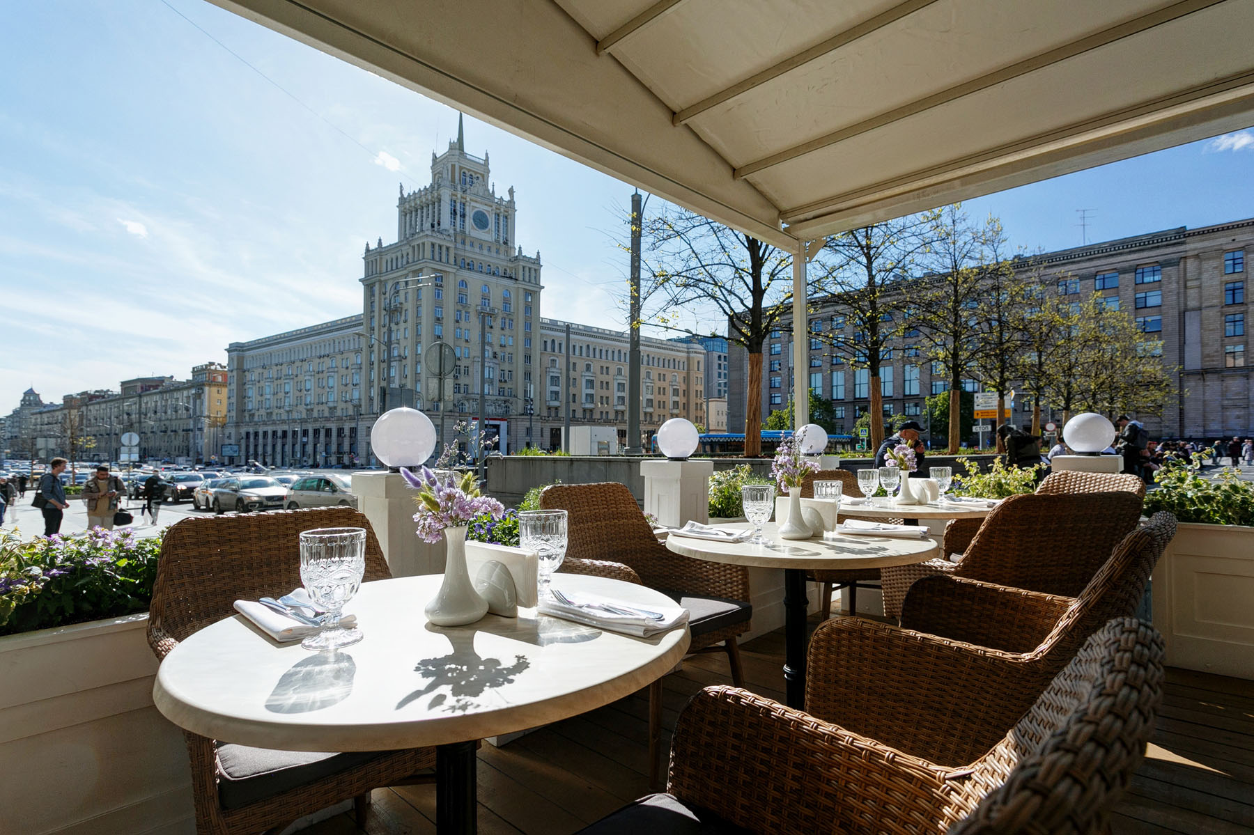 Веранды в москве недорогие с красивым видом. Панорамный ресторан sky & garden, санкт-петербург. Панорамная терраса «собрание 360». Веранды в москве недорогие с красивым видом. Ресторан светлый большой харитоньевский.