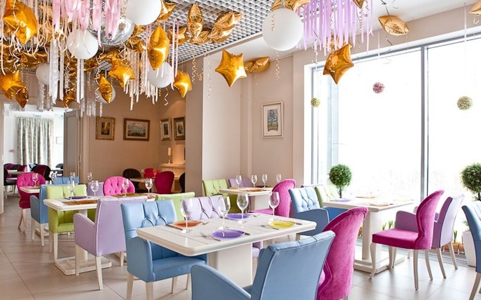 Турандот ресторан летняя веранда. Доктор на крыше ресторан веранда. День рождения в ресторане. Ресторан бамбубар москва. Флорентийский дворик турандот.