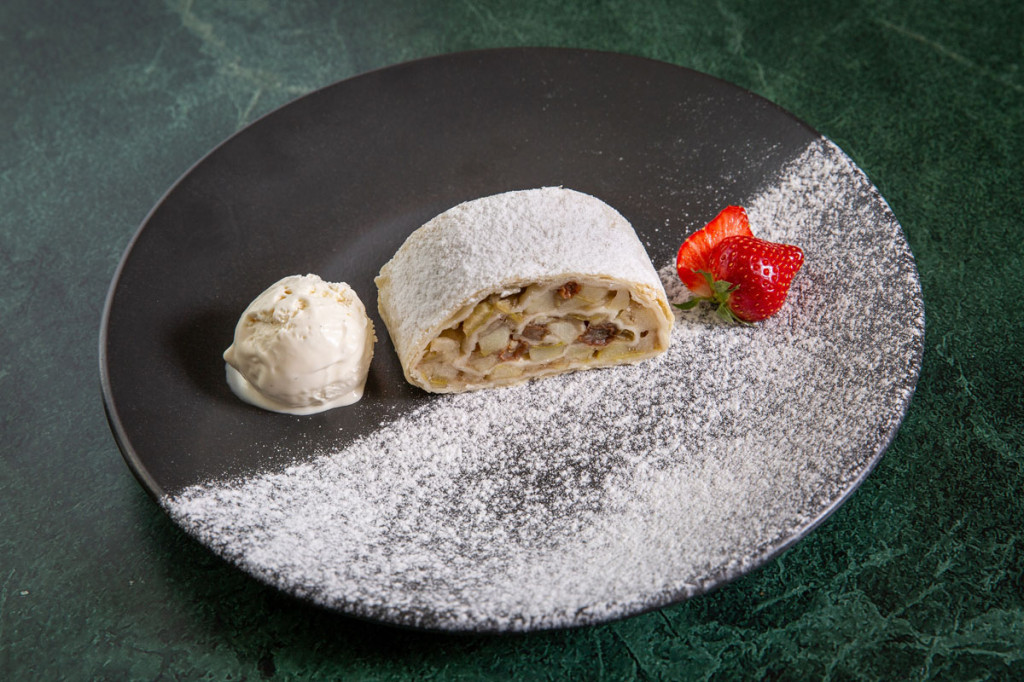 Яблочный штрудель