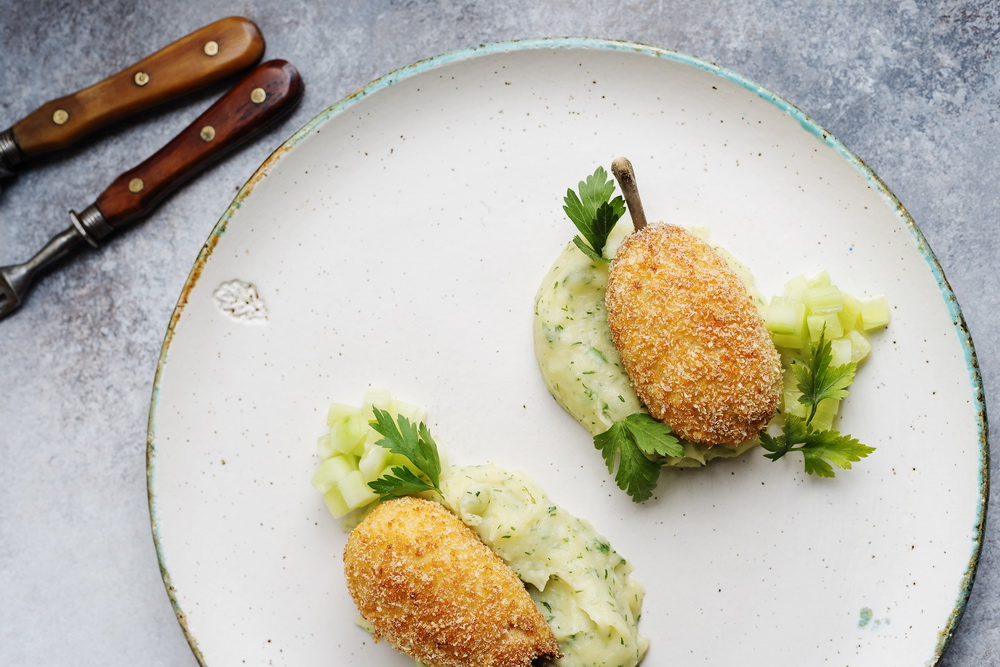 Крокеты мишлен. Куриный шницель венский. Тельное (фаршированные рыбные котлеты). Куриные котлеты от шефа. Необычные блюда из птицы.
