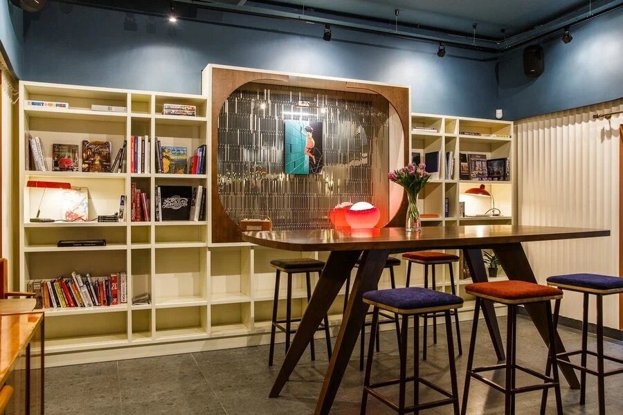 Shortlist Books and Spirits - фотография № 2