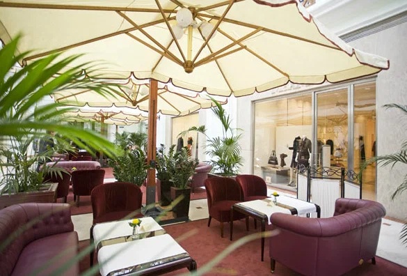 Bosco Cafe - метро театральная