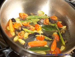 Дорада, фаршированная овощами и креветками, от шеф-повара ресторана итальянской кухни "Da Albertone" - фотография № 17