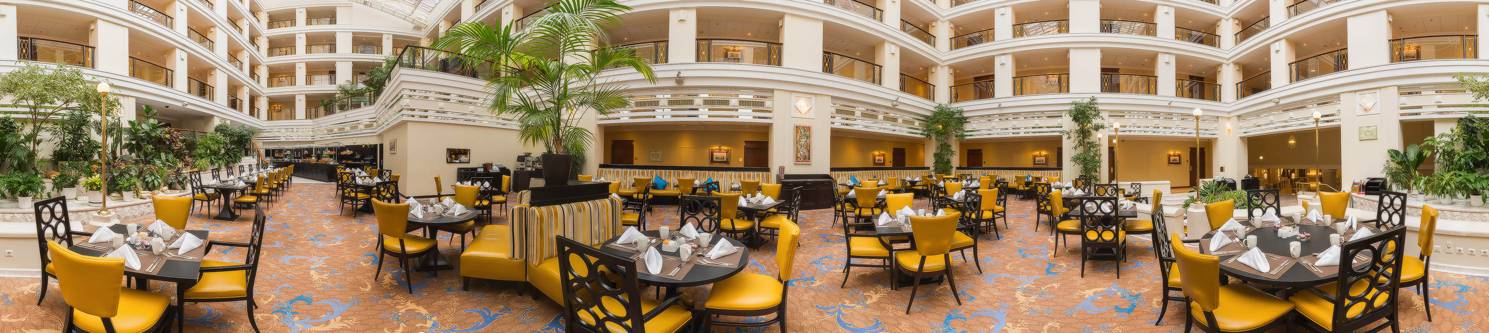 Лобби-бар отеля Аврора панорама 1