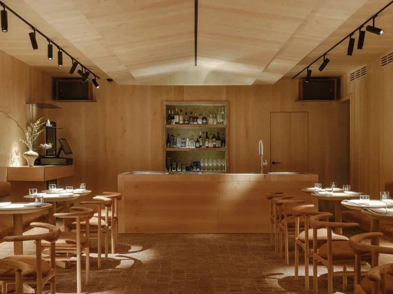 Jun - метро арбатская (арбатско-покровская линия)