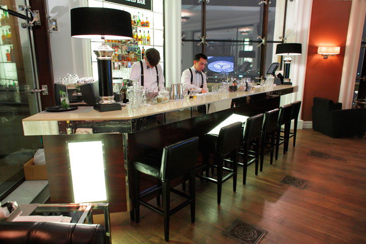 Москва на тарелке. Ресторан Mercedes bar: коктейлей и зрелищ