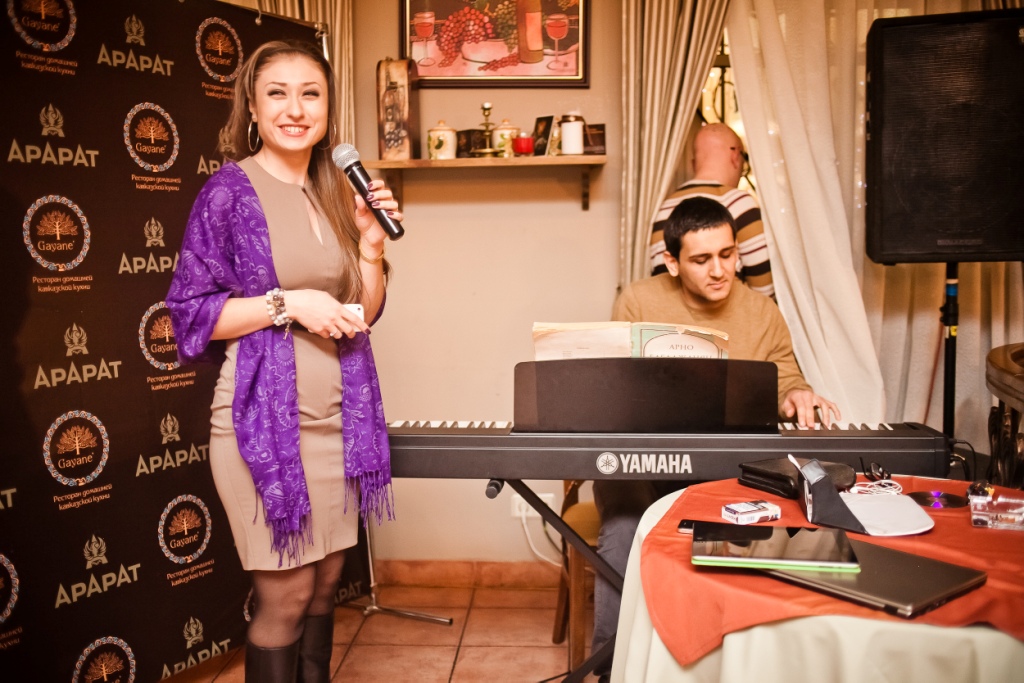 Вечер памяти Арно Бабаджаняна в ресторане домашней кавказской кухни «Gayane’s» - фотография № 15