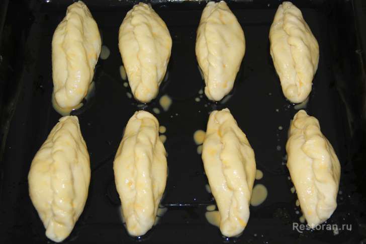 Пирожки с картошкой из нежнейшего дрожжевого теста - фотография № 7