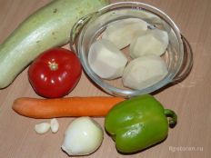 Подготовить овощи. Картофель, морковь, лук почисти...