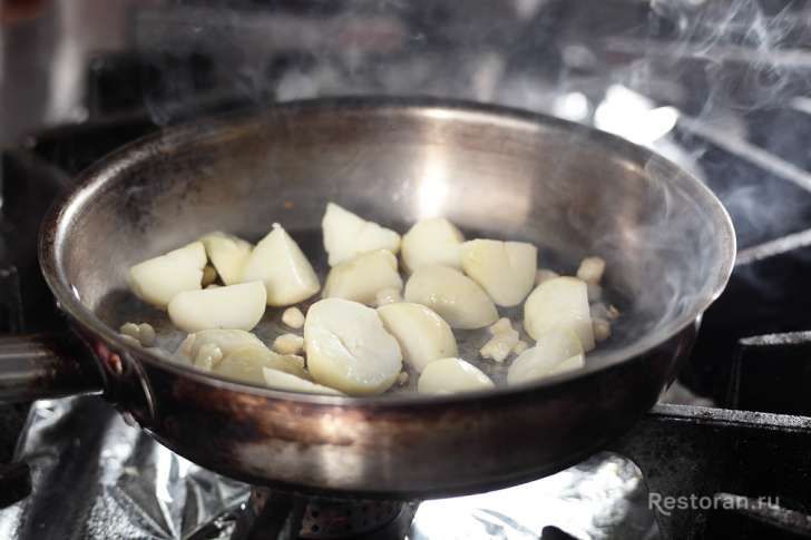 Корейка фермерского барашка с печёным картофелем из ресторана «Облаков» - фотография № 10