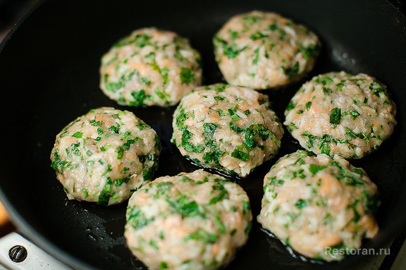 рыбные котлеты с капустой и морковью