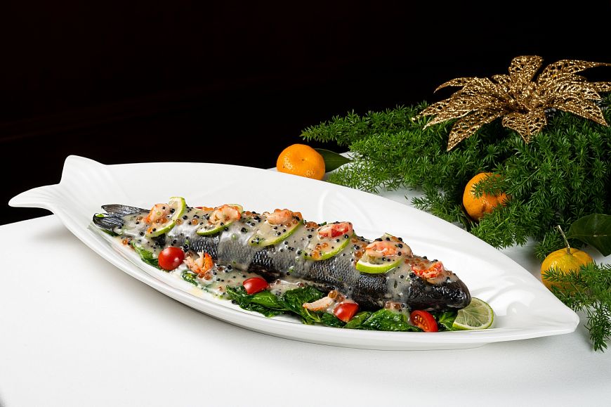 Новый год на борту: праздничное меню в ресторане-яхте «Чайка»