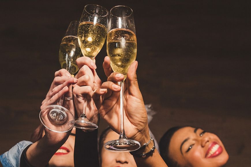 -20% скидки на проведение девичника в Mr. Help & Friends