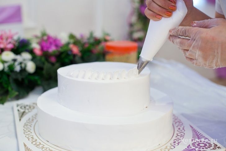 Украшение свадебного торта от ресторана «Оазис» - фотография № 6
