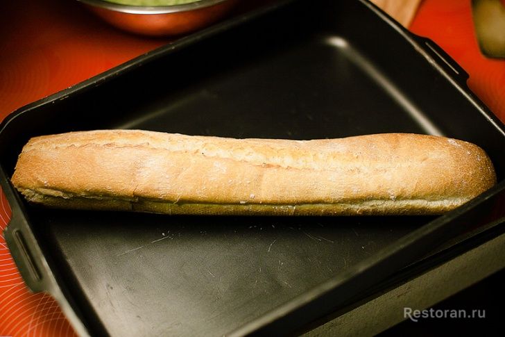 Хлеб, запеченный с зеленым маслом - фотография № 6