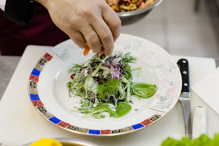 Салат с бастурмой и сливочным соусом от ресторана Эривань - фотография № 16
