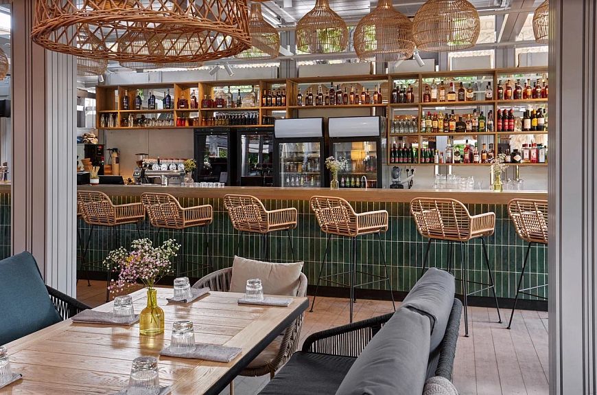 Дружеская вечеринка на веранде «Лето, пока!»