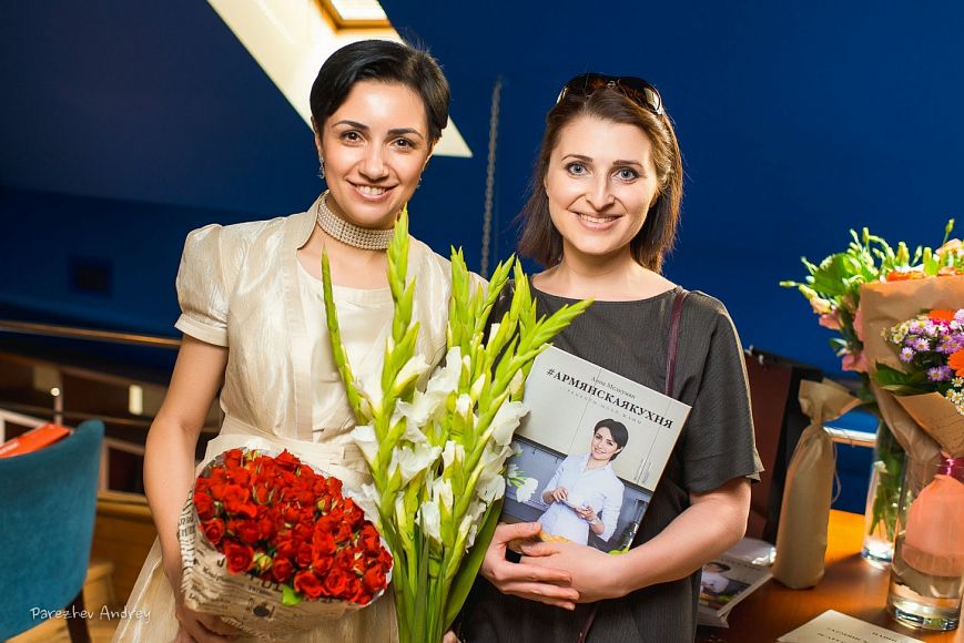Презентация книги рецептов в ресторане Discovery Club