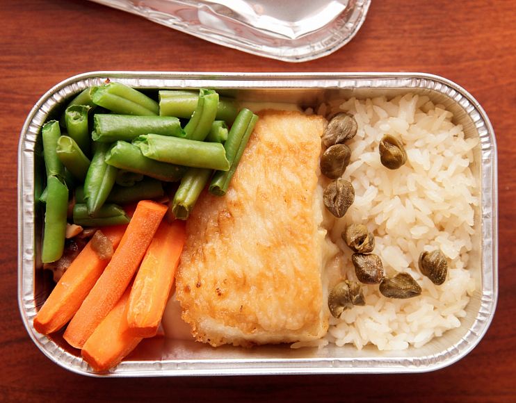 еда в самолетах питание при авиаперелетах