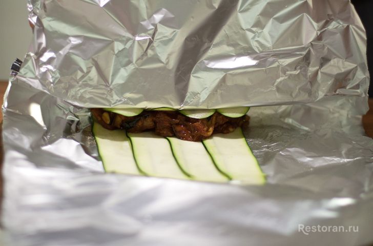 Лопатка ягненка с капоннатой из баклажанов и мясным соусом из ресторана «Светлый» - фотография № 24