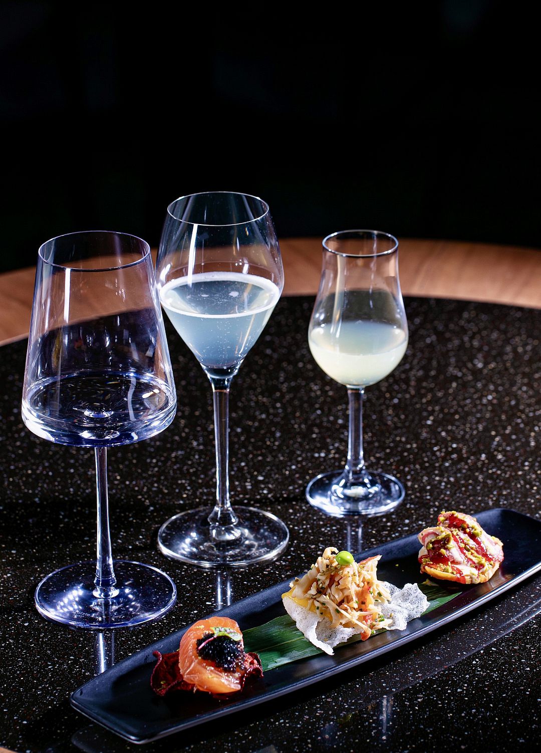 Дегустационный гастрономический сет с премиальным саке в ресторане Mercedes Bar - фотография № 1