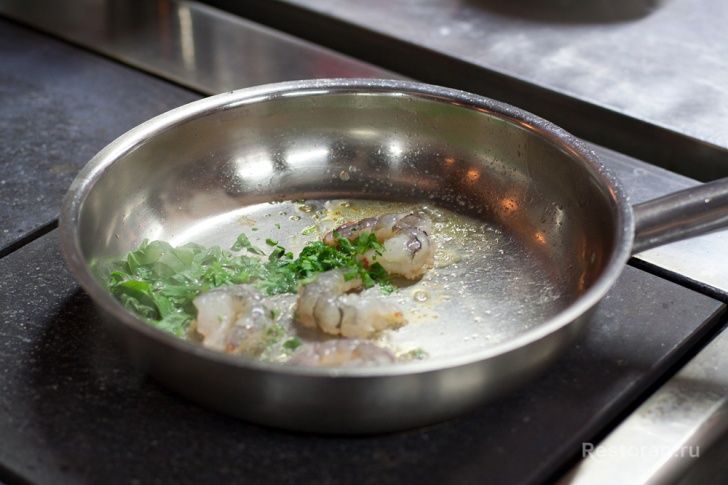 Феттучини-шпинат с креветками и пармской ветчиной из ресторана Osteria Numero Uno - фотография № 9