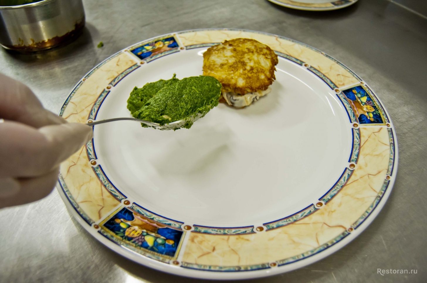 Телятина  со шпинатом и картофельными медальонами от ресторана DolceAmaro - фотография № 26