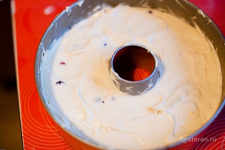 Йогуртовый кекс с ягодами - фотография № 11