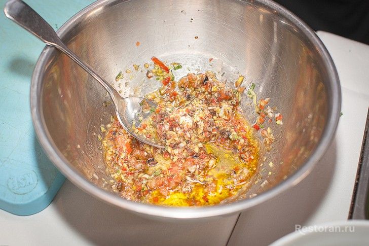 Сибас с заправкой из свежих овощей со средиземноморским соусом - фотография № 18
