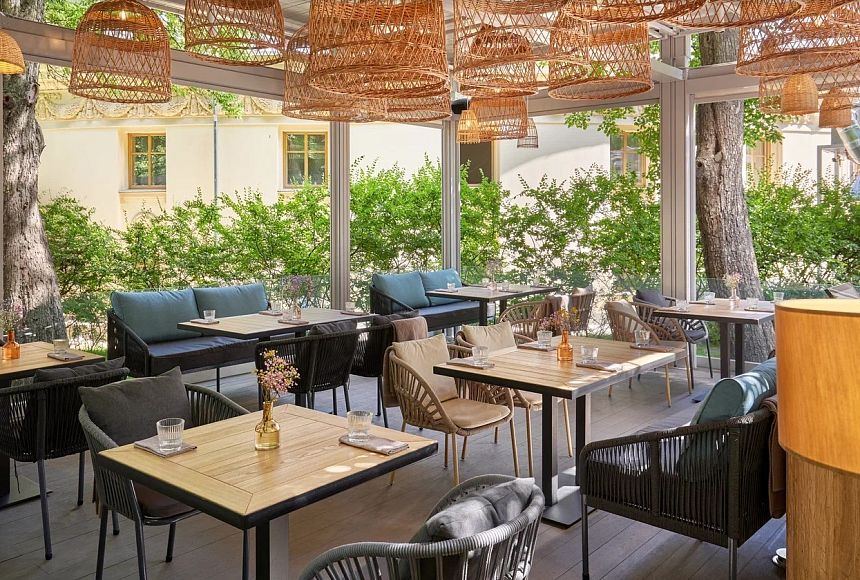 Дружеская вечеринка на веранде «Лето, пока!»